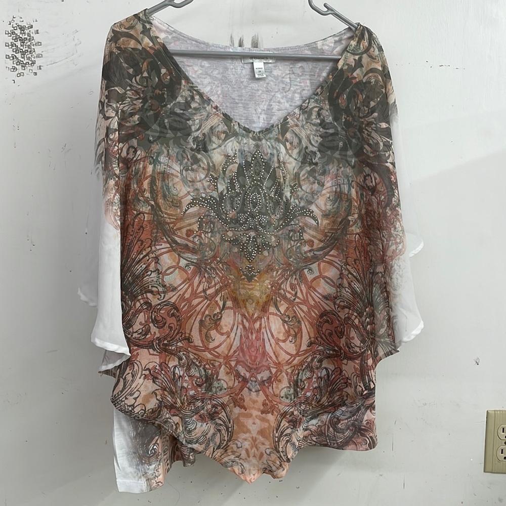 Women’s Plus 2X beautiful lightweight top SHINY embellishments